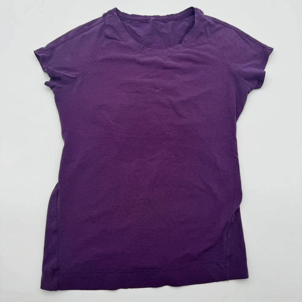 Lululemon Purple Micro Striped Short Sleeve Athletic Training‎ Top Womens Size 4
